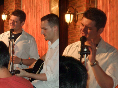Foreigners sing Chinese (May 15, 2009)